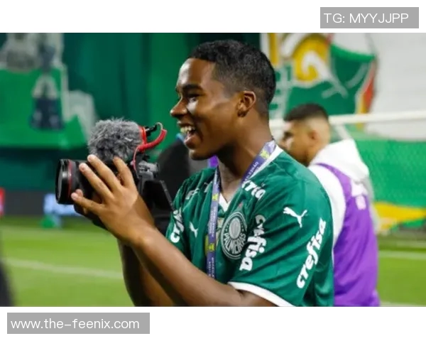 恩德里克桑巴军团的未来之星崛起揭示足球新传奇的诞生之路